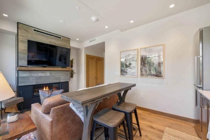 Riverfront Lodge 107 by East West Hospitality Apartment in Avon
