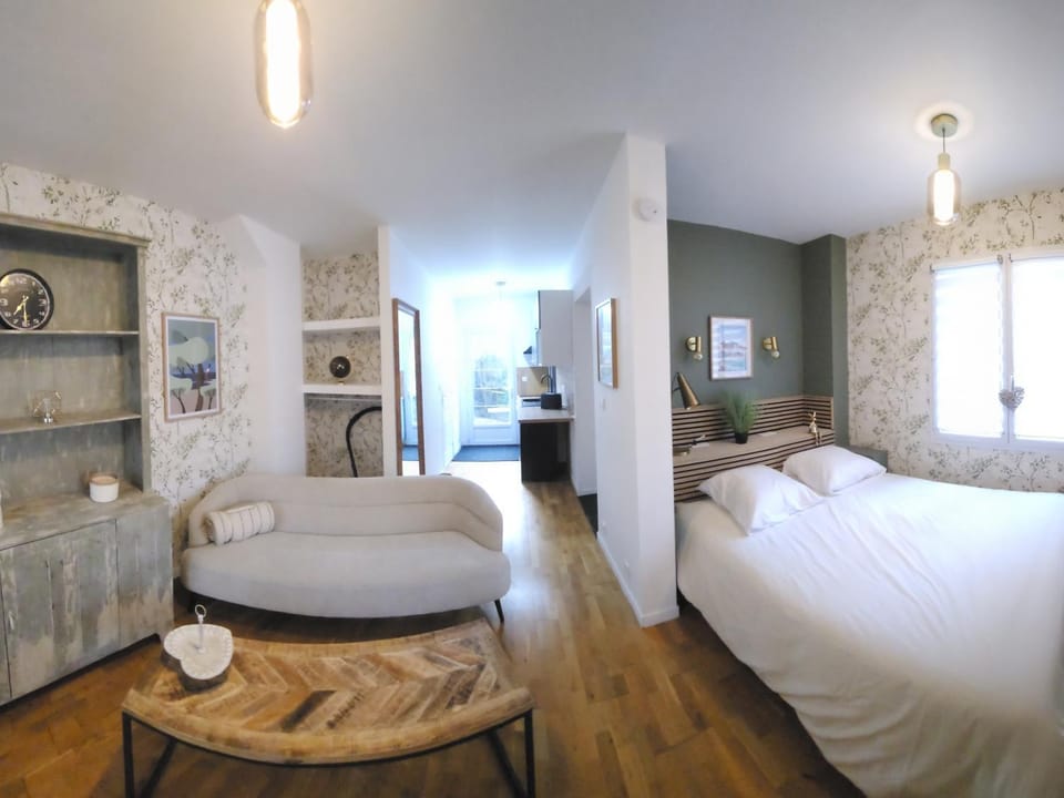 Living room, Photo of the whole room