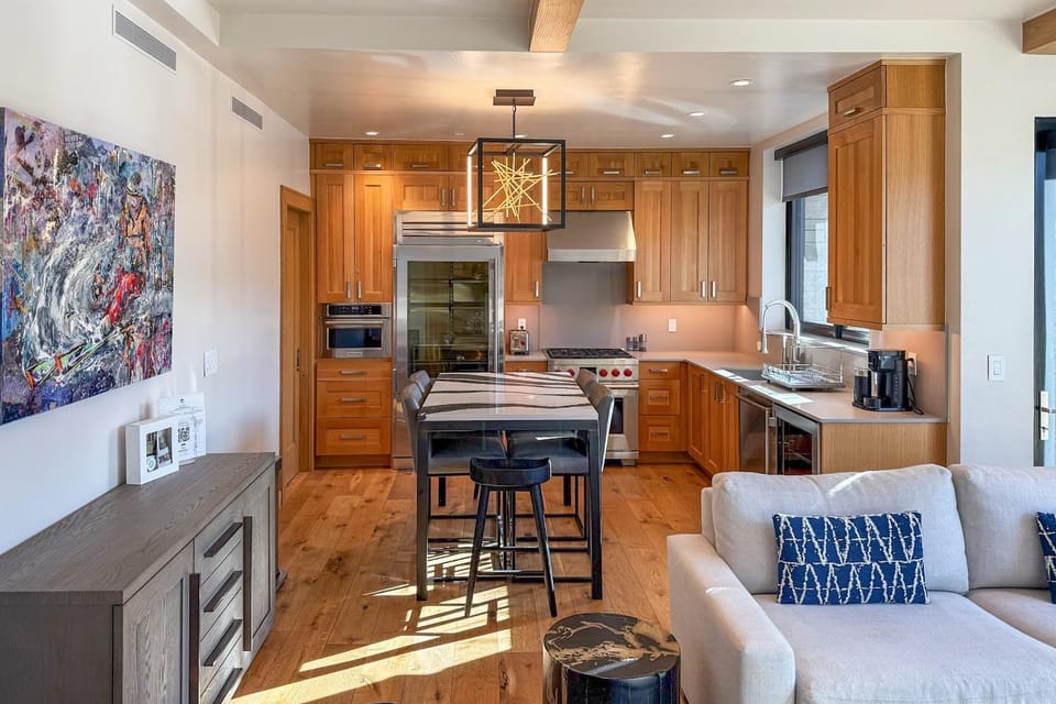 Riverfront Lodge 104 by East West Hospitality Apartment in Avon