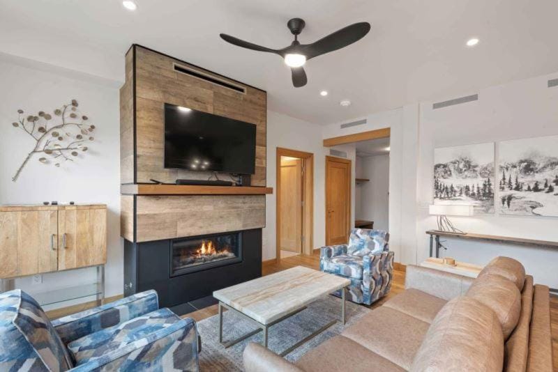 Riverfront Lodge 102 by East West Hospitality Apartment in Avon