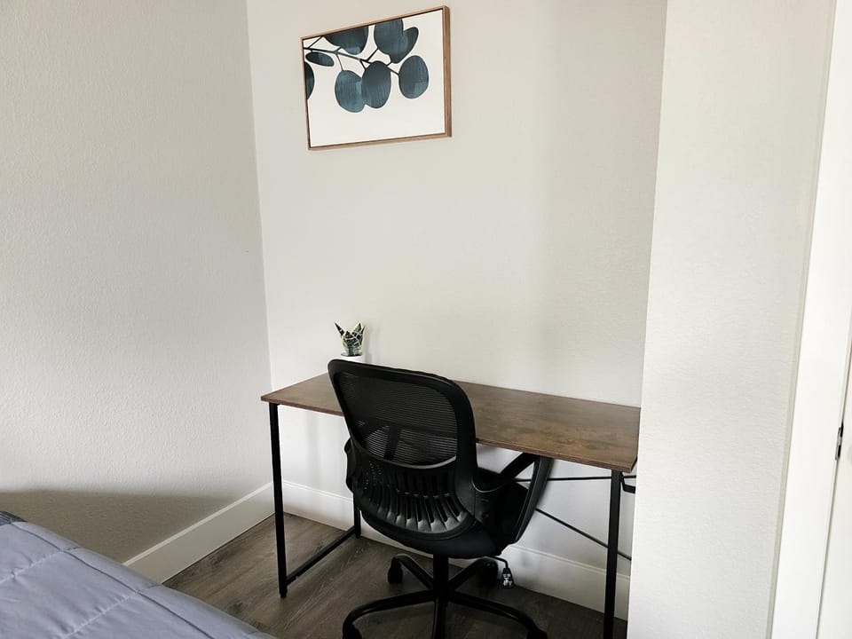 Homey 2BR Home Near DT & Airport House in Austin