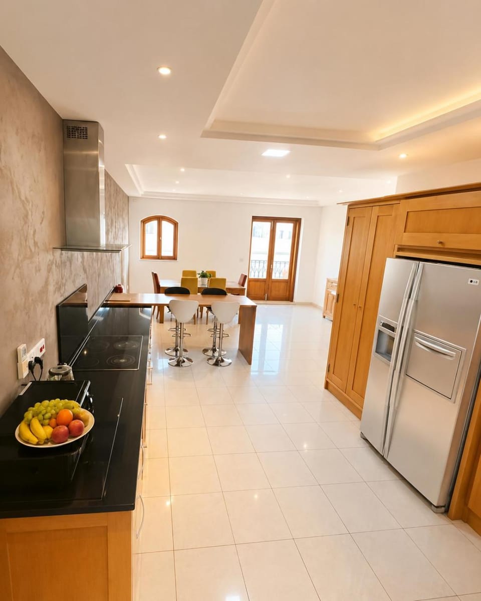 Library, Coffee/tea facilities, Balcony/Terrace, Kitchen or kitchenette, Living room, Diving, minibar, oven, storage, stove, kitchen
