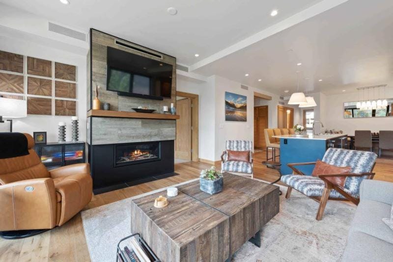 Riverfront Lodge 300 by East West Hospitality Apartment in Avon