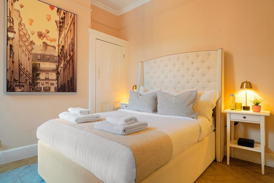 Bed, Bedroom, safe, towels, wardrobe