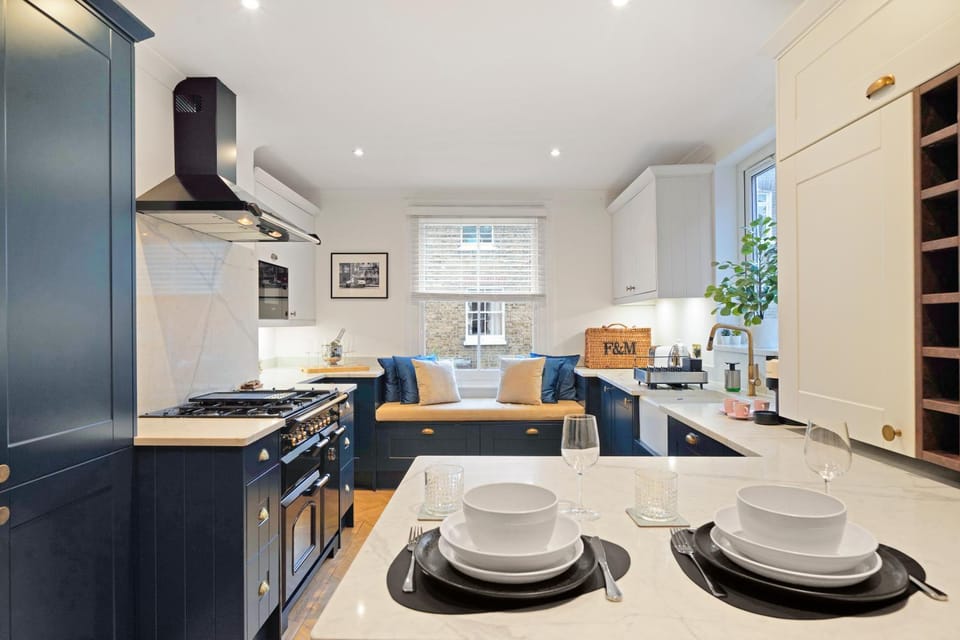 Coffee/tea facilities, Kitchen or kitchenette, Dining area, kitchen, kitchen