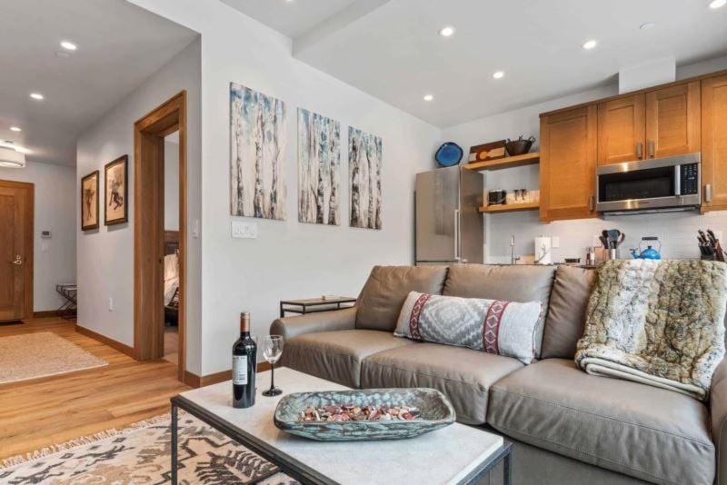 Riverfront Lodge 111 by East West Hospitality Apartment in Avon