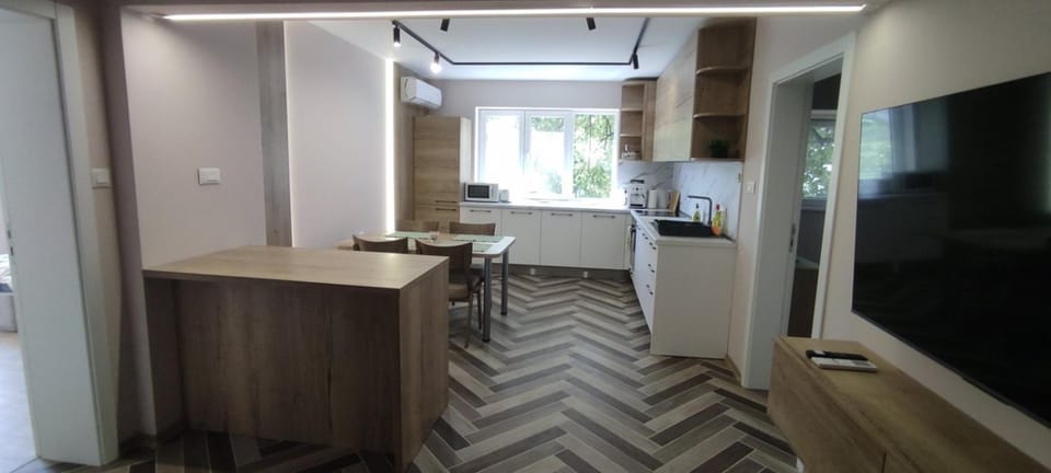 Kitchen or kitchenette, Living room