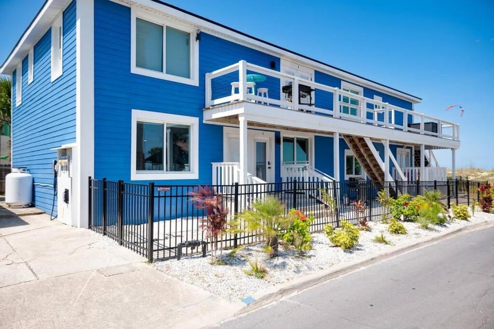 Property building, Balcony/Terrace