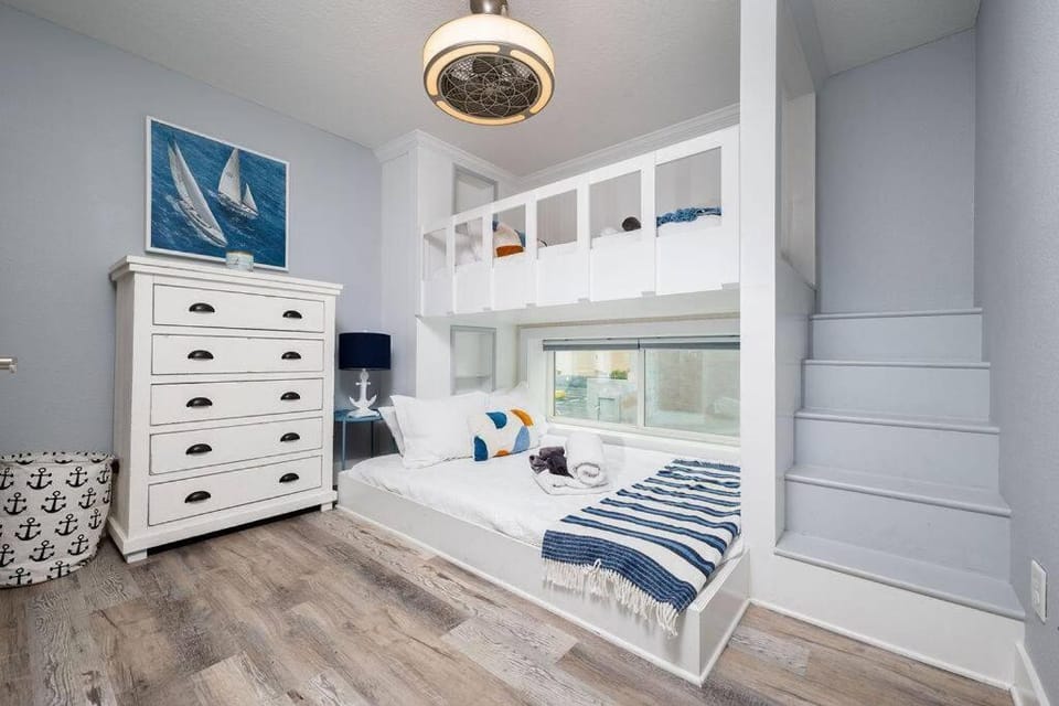 Bed, Photo of the whole room, Bedroom, bunk bed, wardrobe