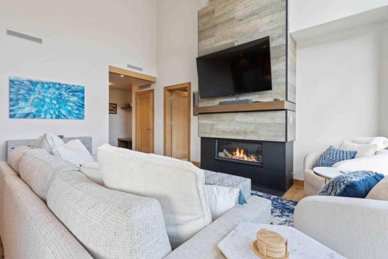 Riverfront Lodge 403 by East West Hospitality Apartment in Avon