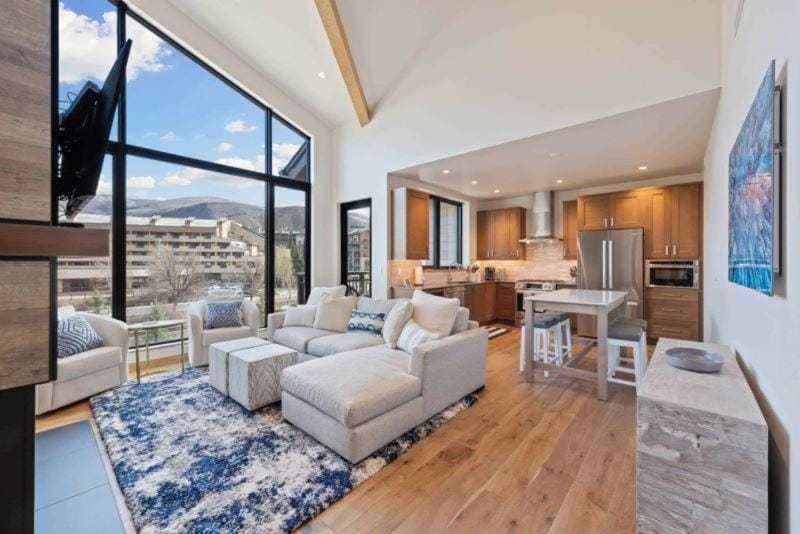 Riverfront Lodge 403 by East West Hospitality Apartment in Avon