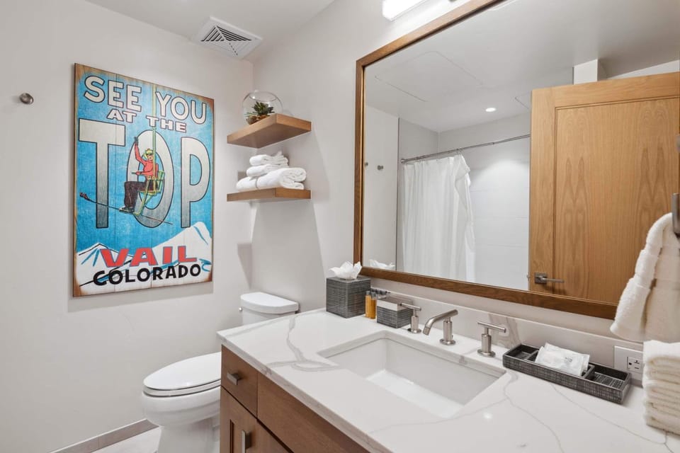 Riverfront Lodge 308 by East West Hospitality Apartment in Avon