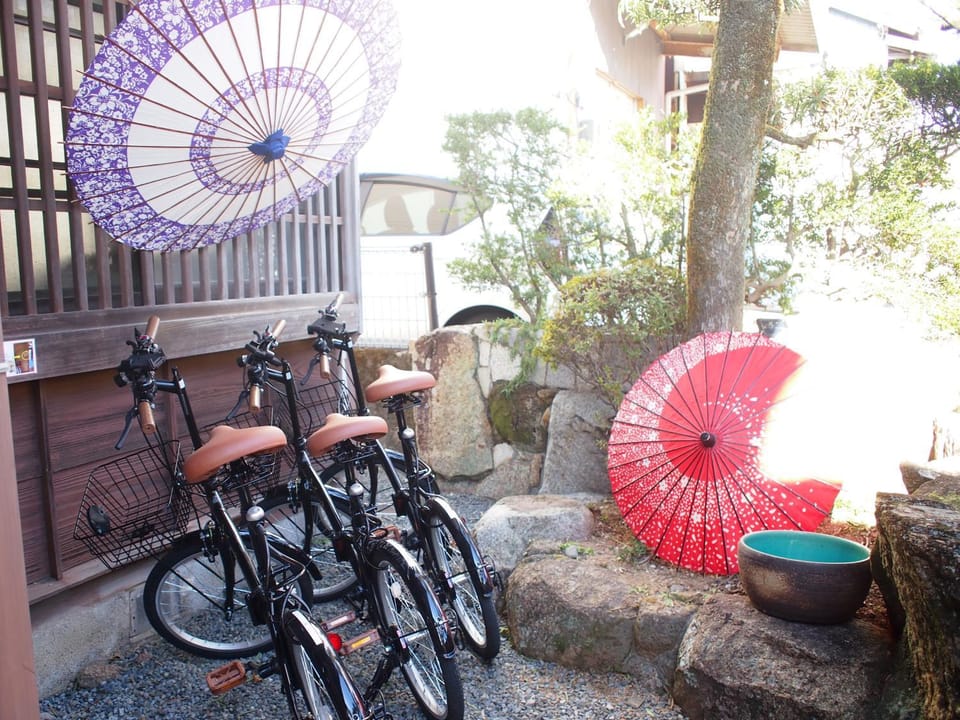ゲストハウス柚 Bed and Breakfast in Japan