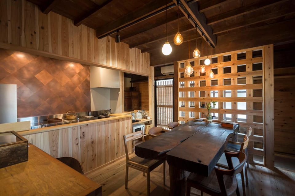 Dining area, kitchen