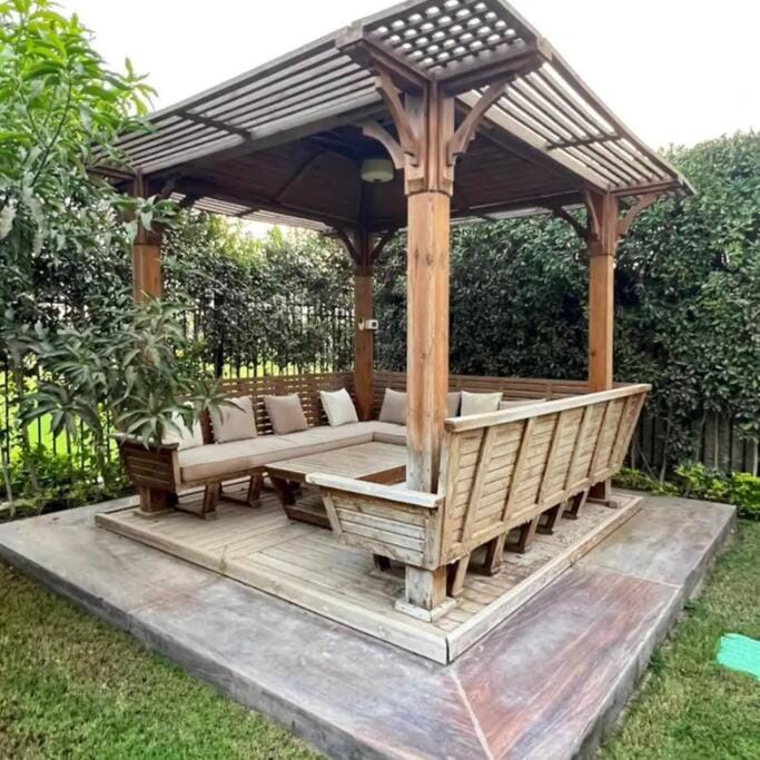 Patio, Spring, Day, Garden, Garden view, sunbed