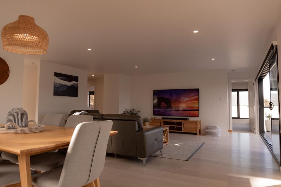 House Peron - Bayside Luxury House in Tasmania