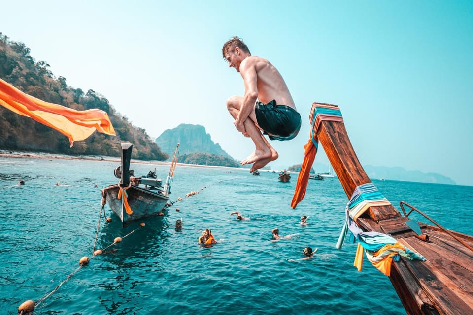 Day, People, Natural landscape, Activities, Beach, Sea view, group of guests