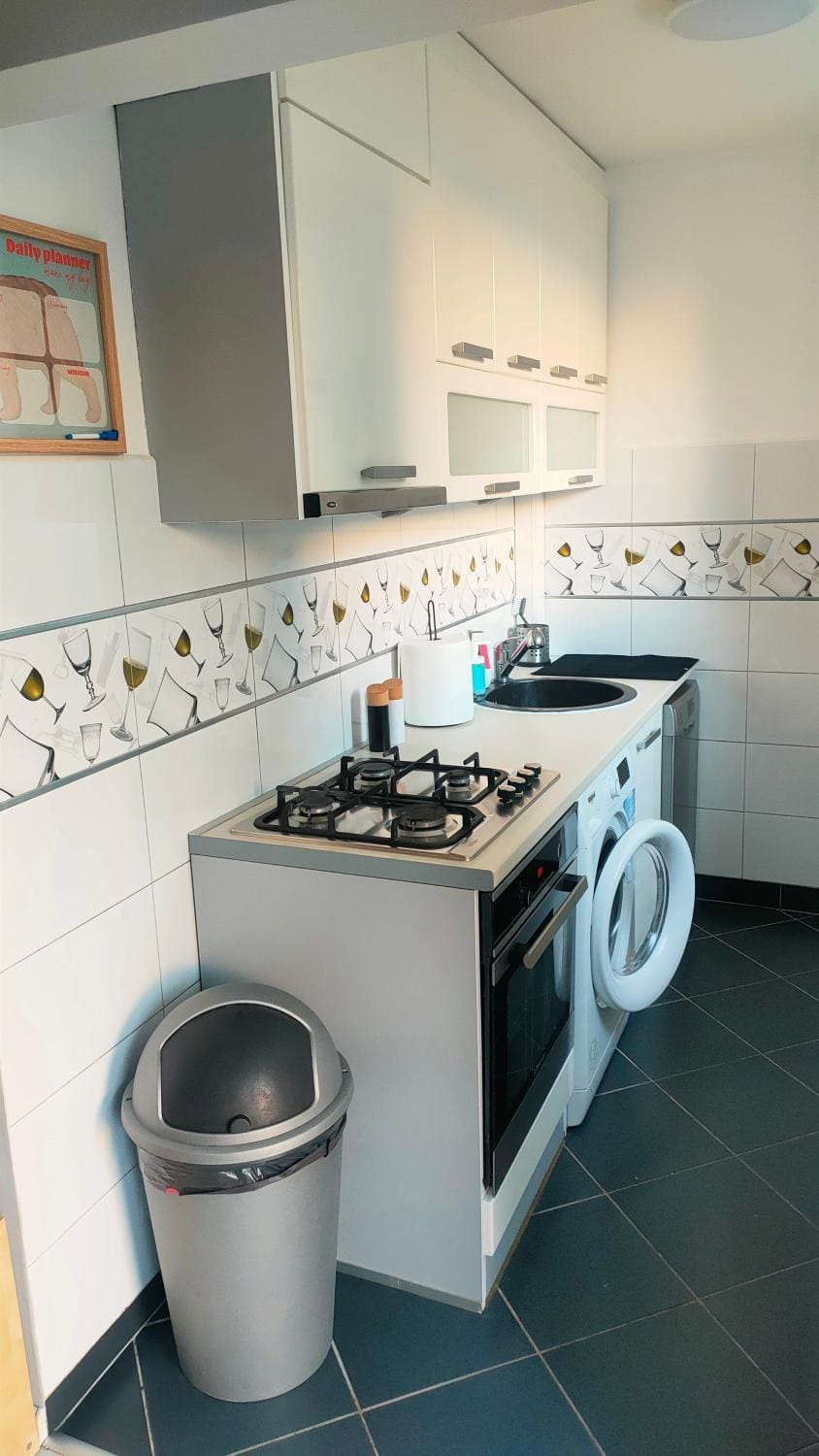 Kitchen or kitchenette, dishwasher, washing machine