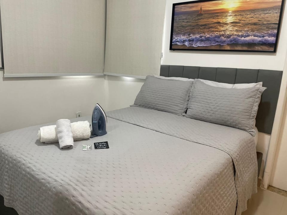 Bed, towels