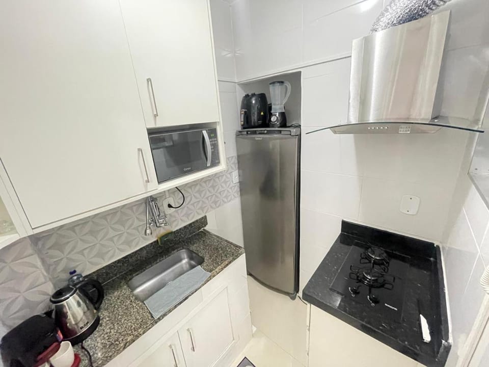 Coffee/tea facilities, Kitchen or kitchenette, stove, toaster