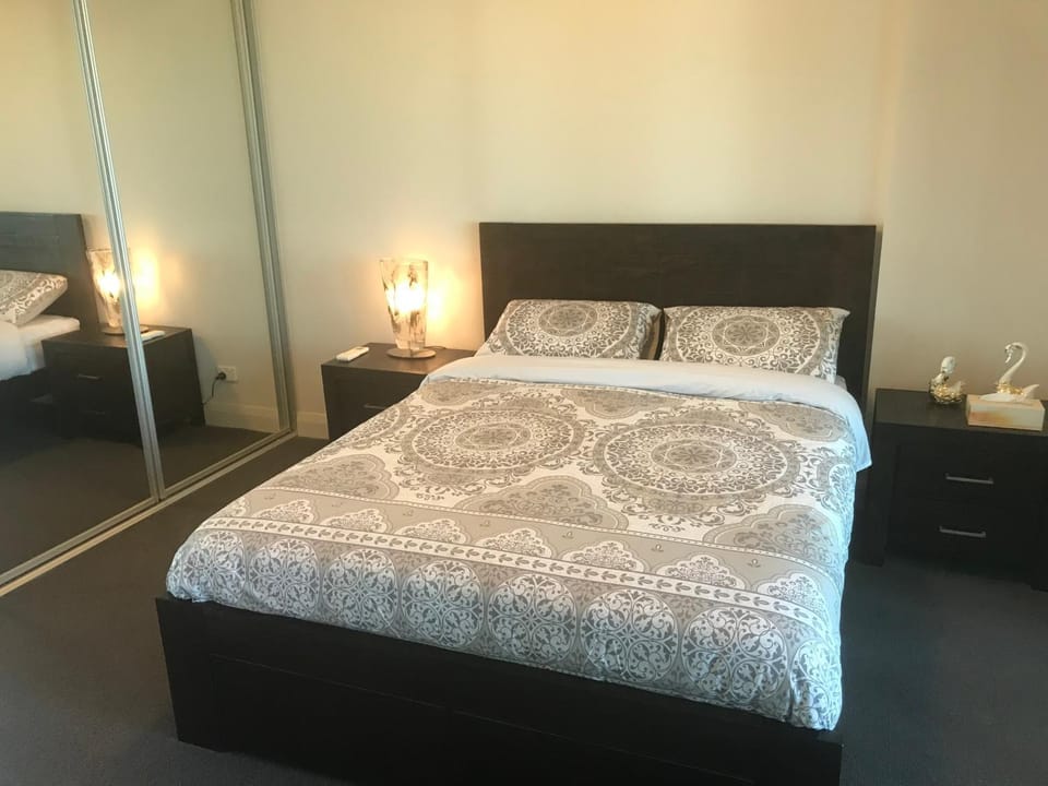 Loft of Accor Stadium - Pool, Sleeps 6, 3 BEDS 2 Baths - No PARTIES Apartment in Lidcombe