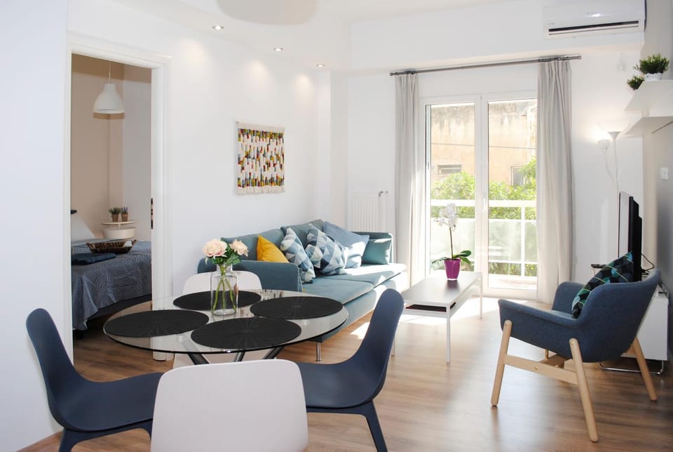 TV and multimedia, Living room, Decorative detail, Dining area, Bedroom