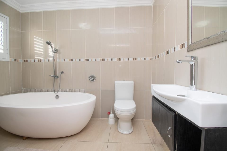 Toilet, Bathroom, Bath