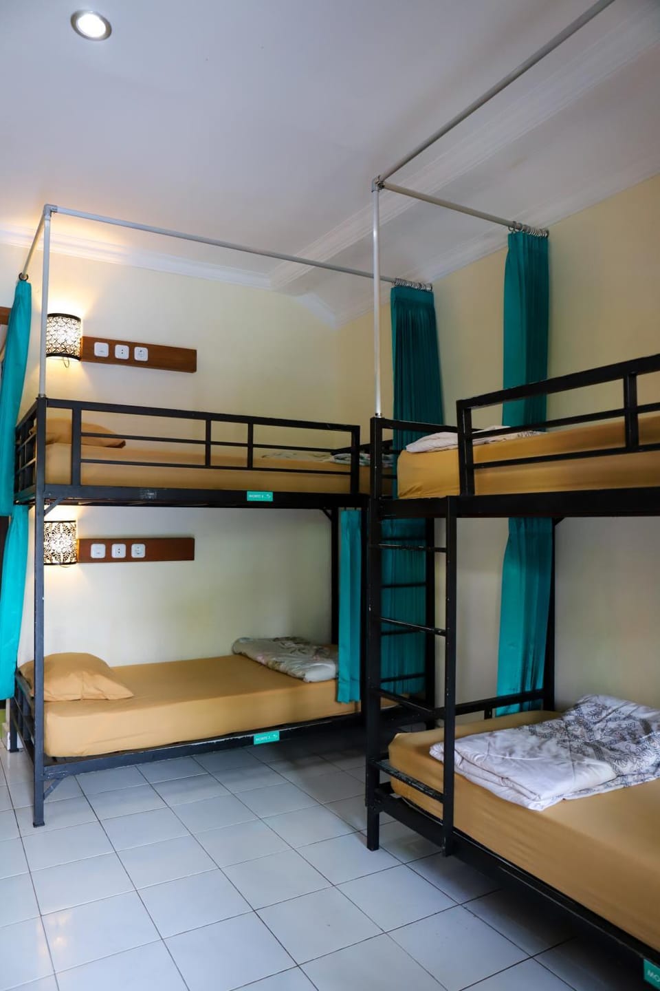 Bedroom, bunk bed