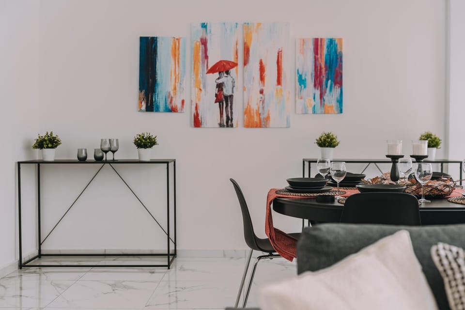 Living room, Decorative detail, Dining area