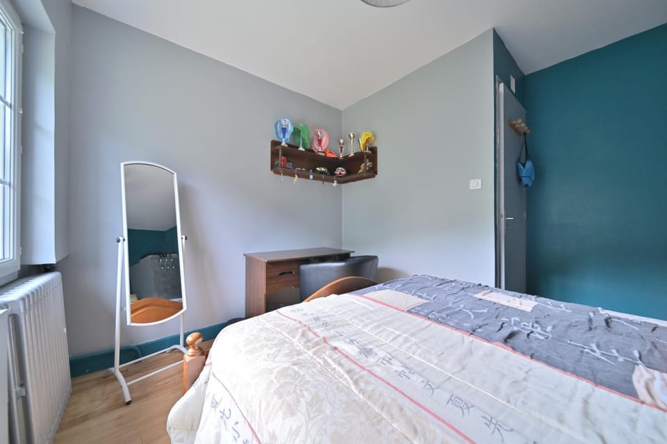 Property building, Living room, Bedroom