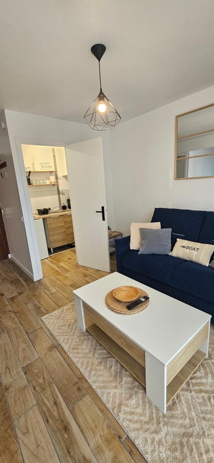Living room, kitchen
