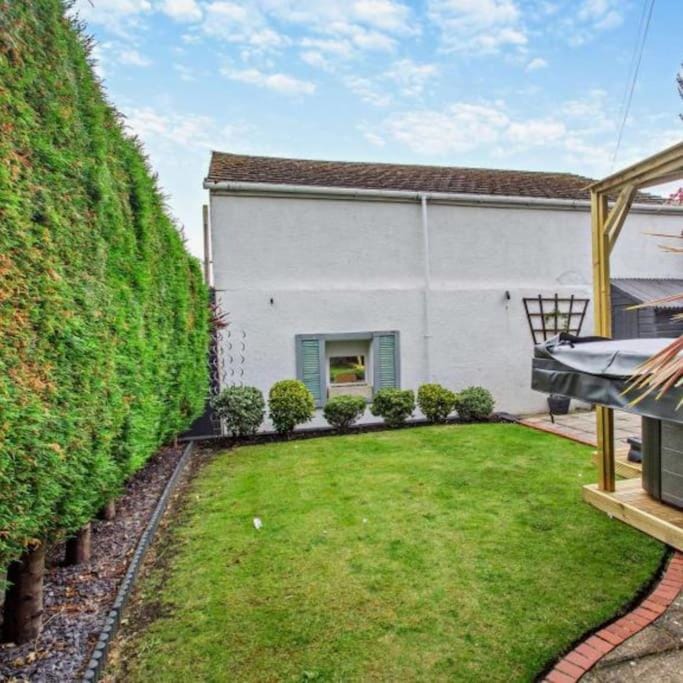 Ty Llwyd - Luxury holiday home sleeping 8, Hot Tub available House in Llandudno