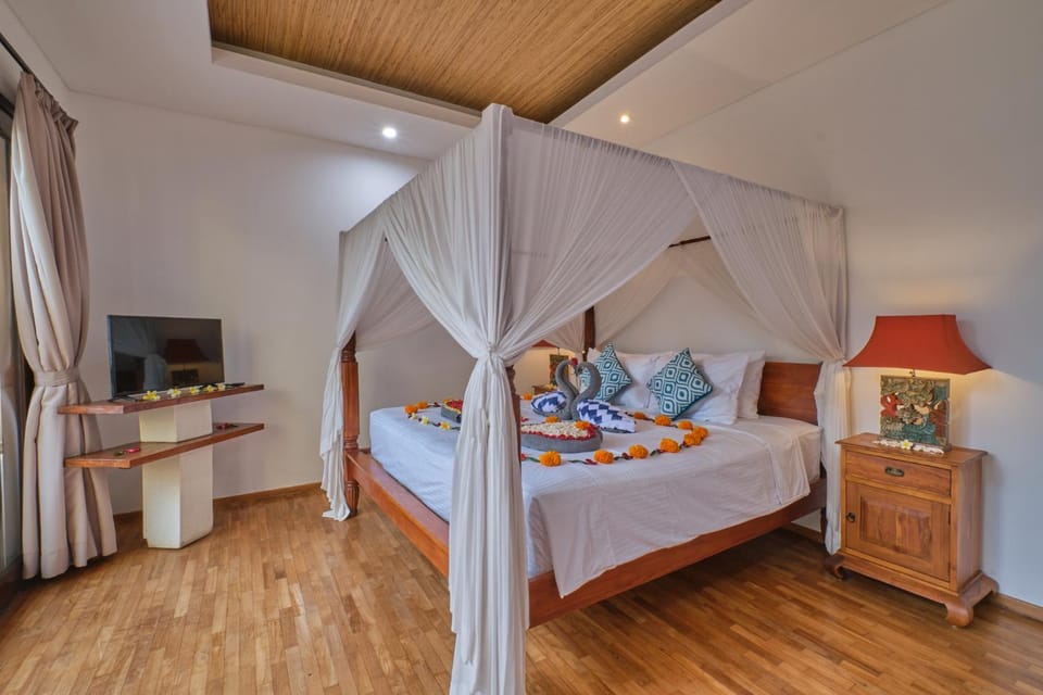 Bed, TV and multimedia, Bedroom, towels