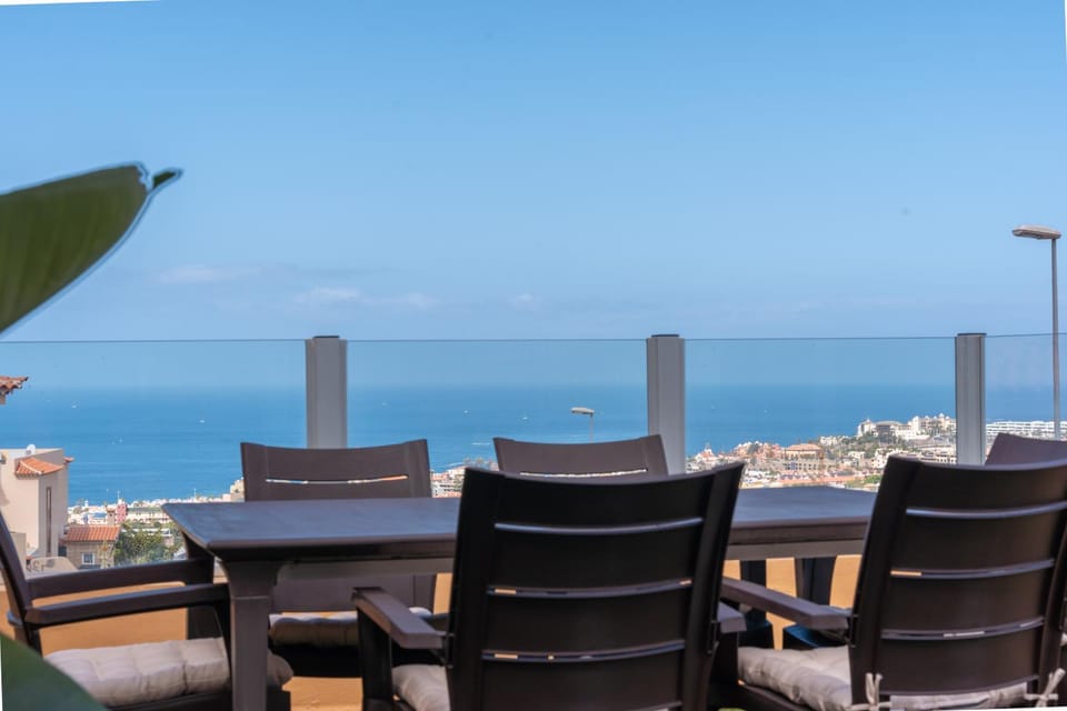 Day, View (from property/room), Balcony/Terrace, Seating area, Sea view