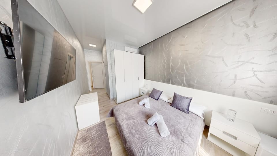 Bed, TV and multimedia, Photo of the whole room, Seating area, Bedroom, towels