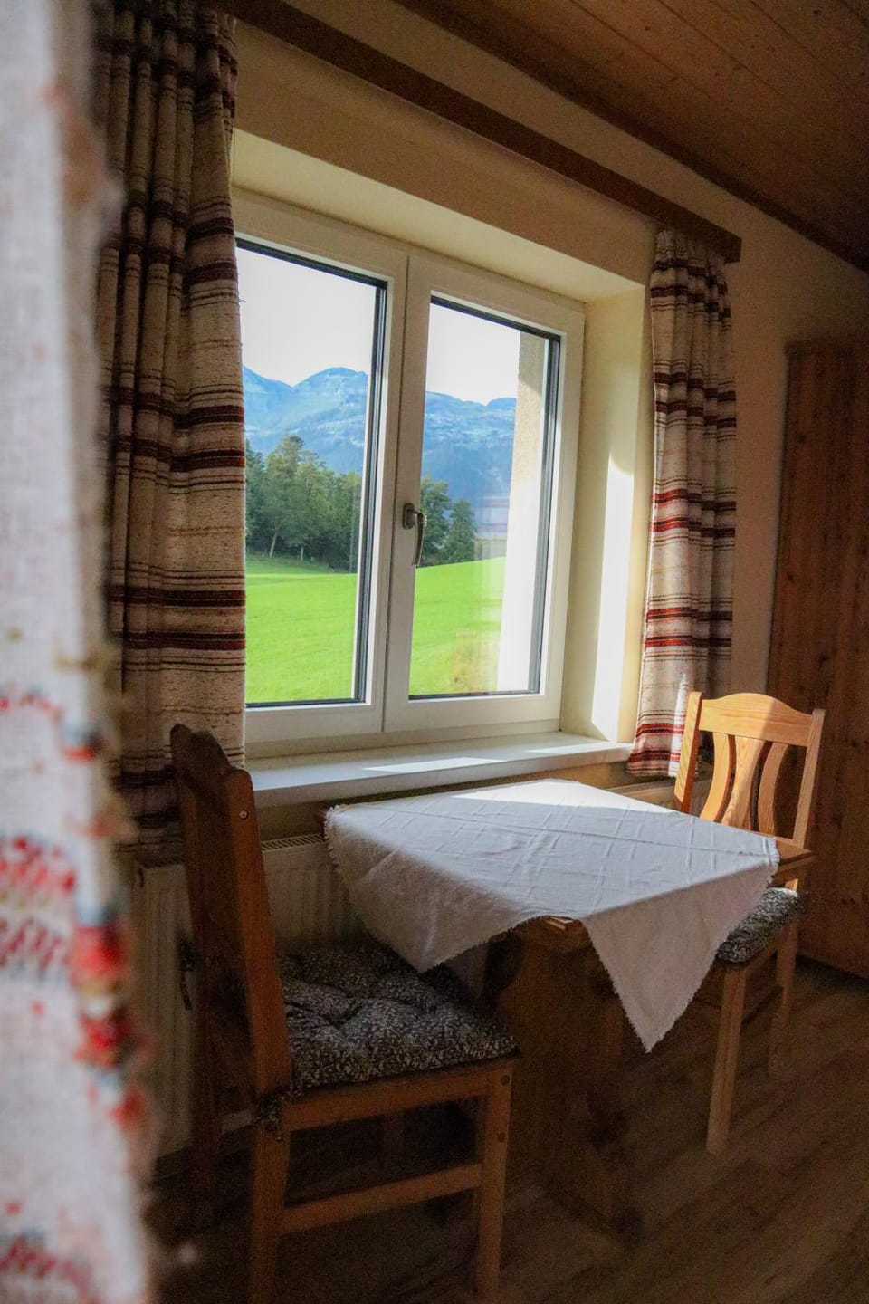 Photo of the whole room, Seating area