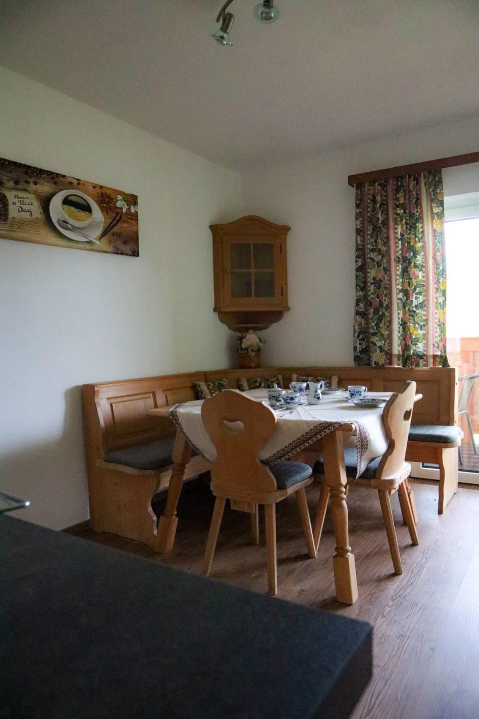 Seating area, Dining area