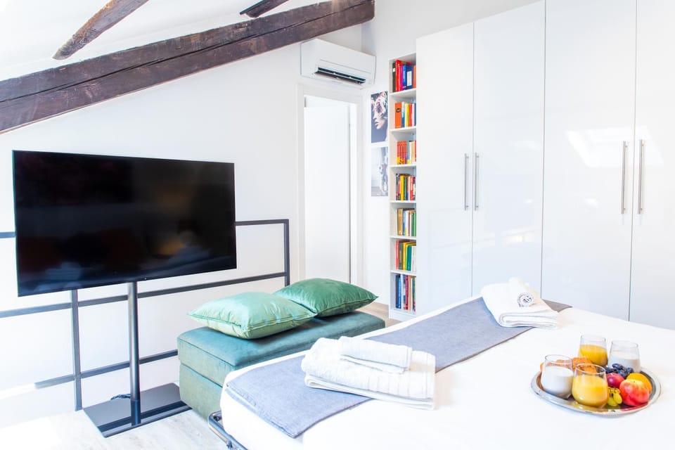 TV and multimedia, Living room, air conditioner