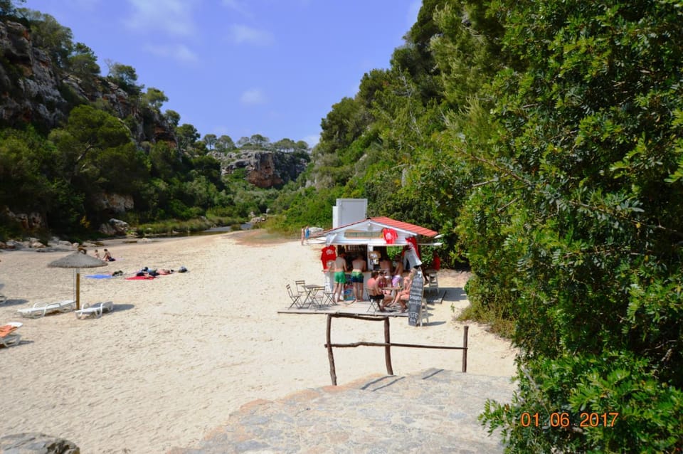 Restaurant/places to eat, Beach