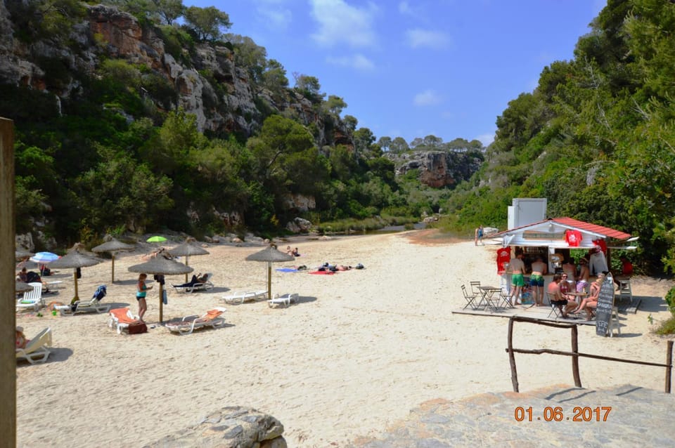Restaurant/places to eat, Beach