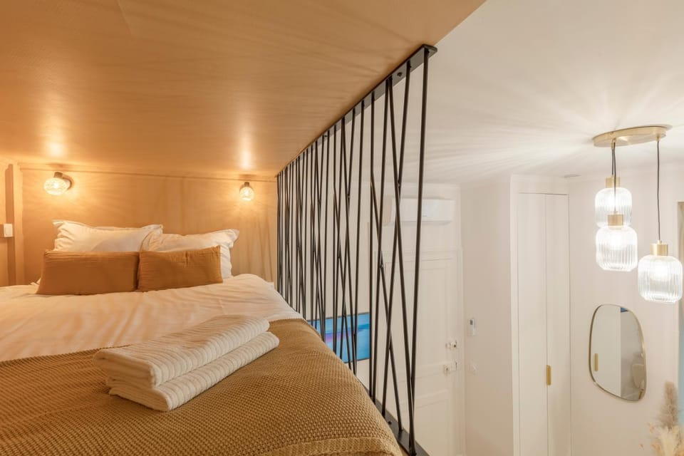 Bed, Night, Bedroom