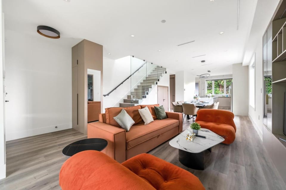 Charming and Modern Retreat in Vancouver Trendy 42nd Avenue Neighbourhood House in Vancouver