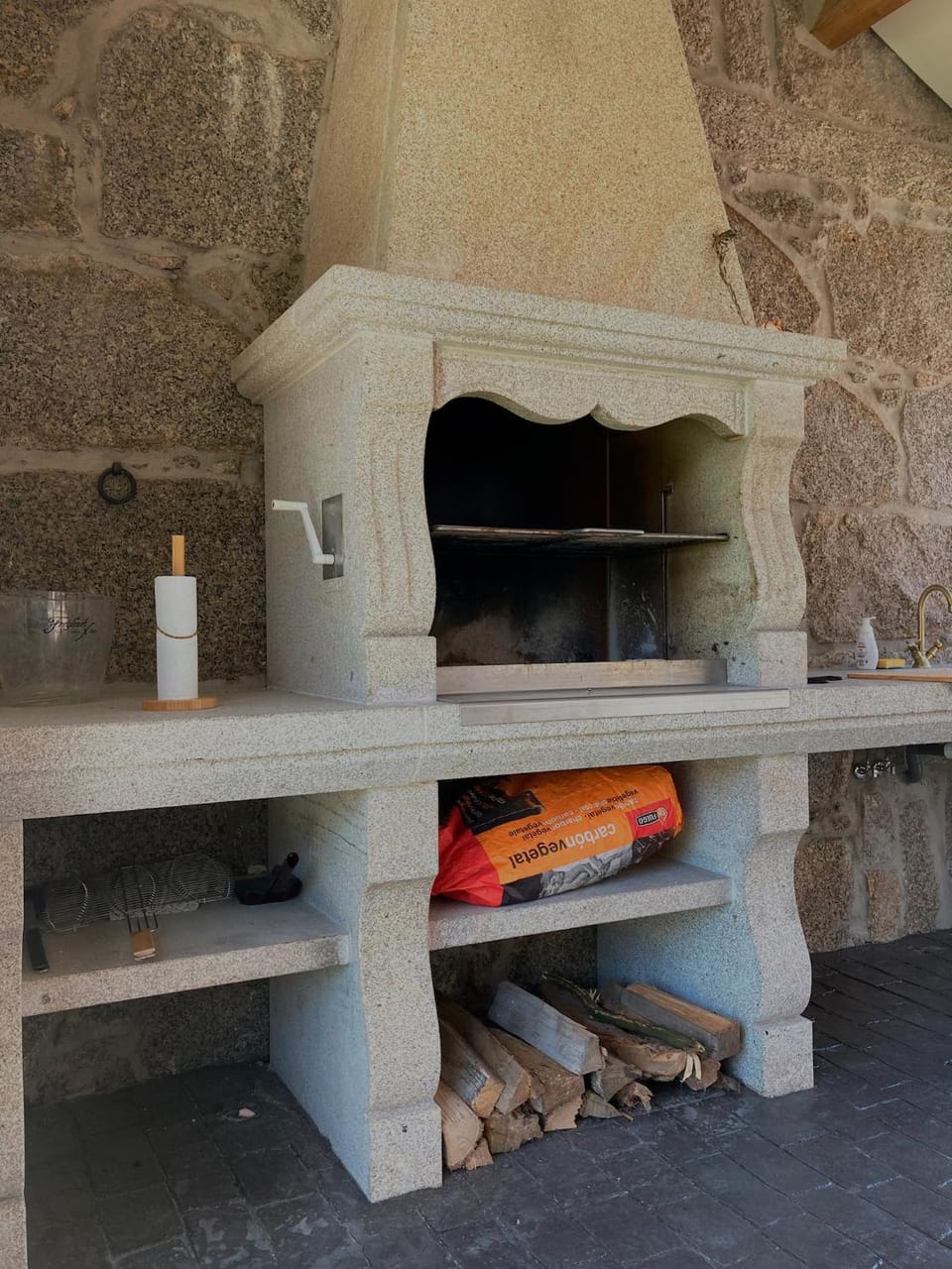 BBQ facilities, BBQ facilities