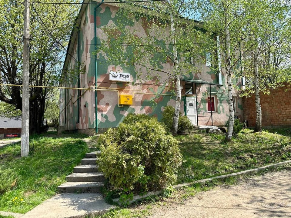 Property building, Facade/entrance, Garden