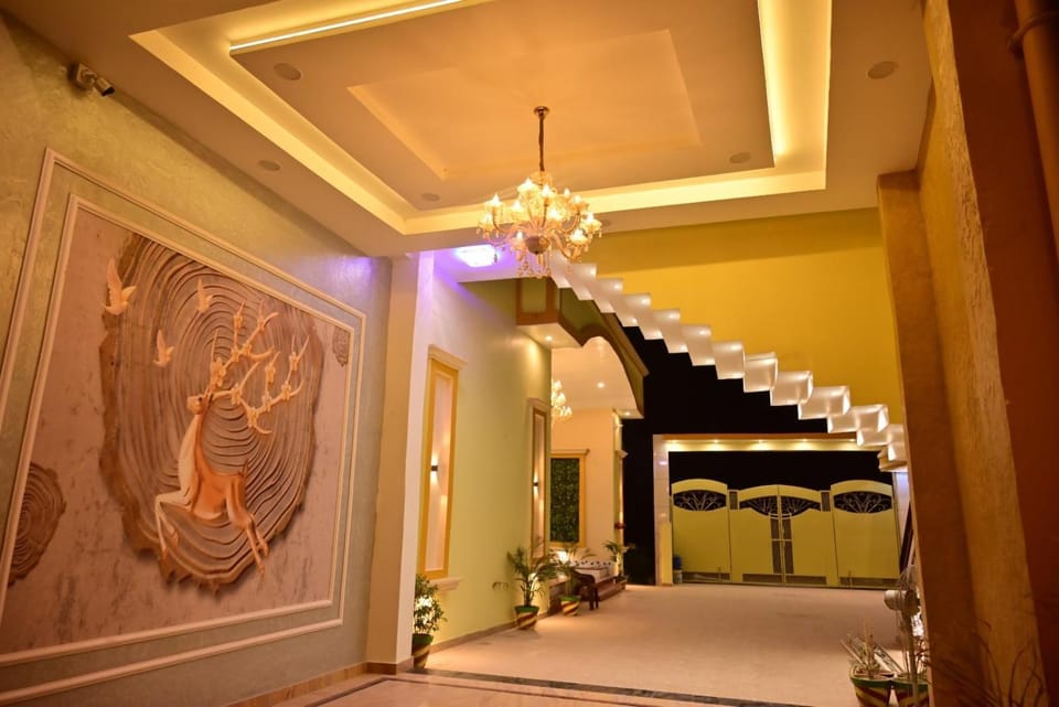 Amber Palace Hotel in Uttar Pradesh
