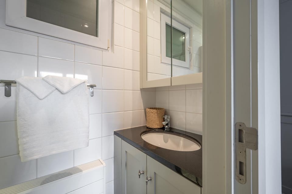 3e verdiep appartement op de zeedijk in hartje Knokke voor max 7 personen Apartment in Knokke-Heist