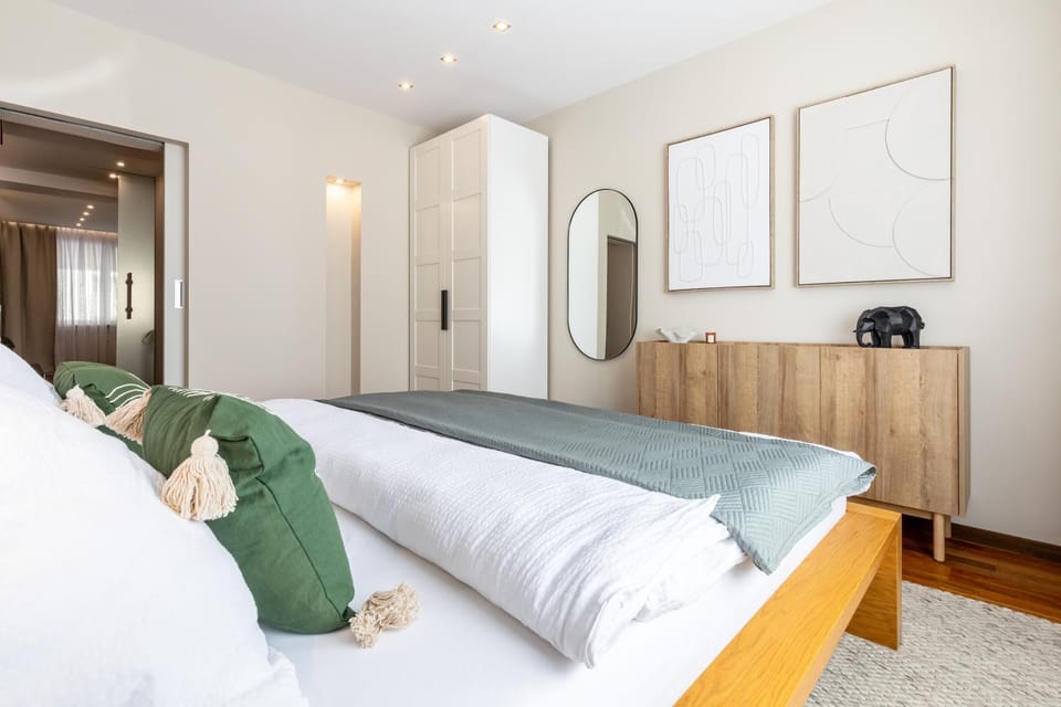 Bedroom, wardrobe