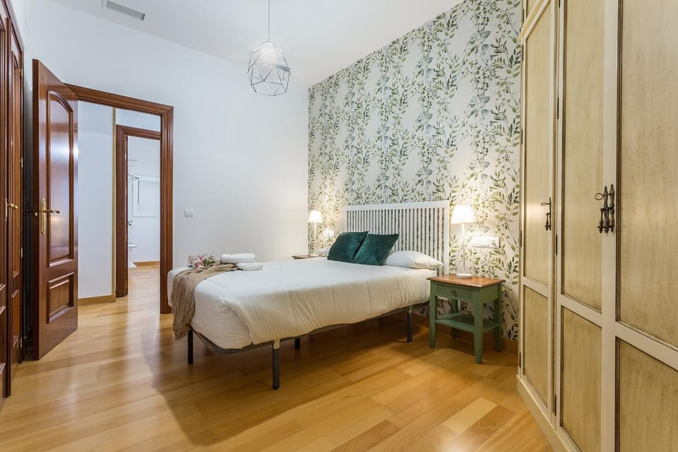 Bed, Photo of the whole room, Bedroom, wardrobe
