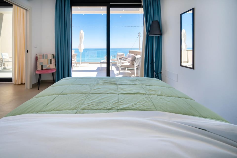 Bed, Photo of the whole room, Bedroom, Sea view