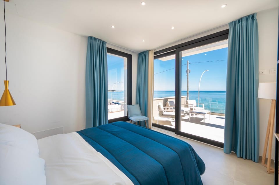Bed, View (from property/room), Balcony/Terrace, Photo of the whole room, Beach, Bedroom, Sea view